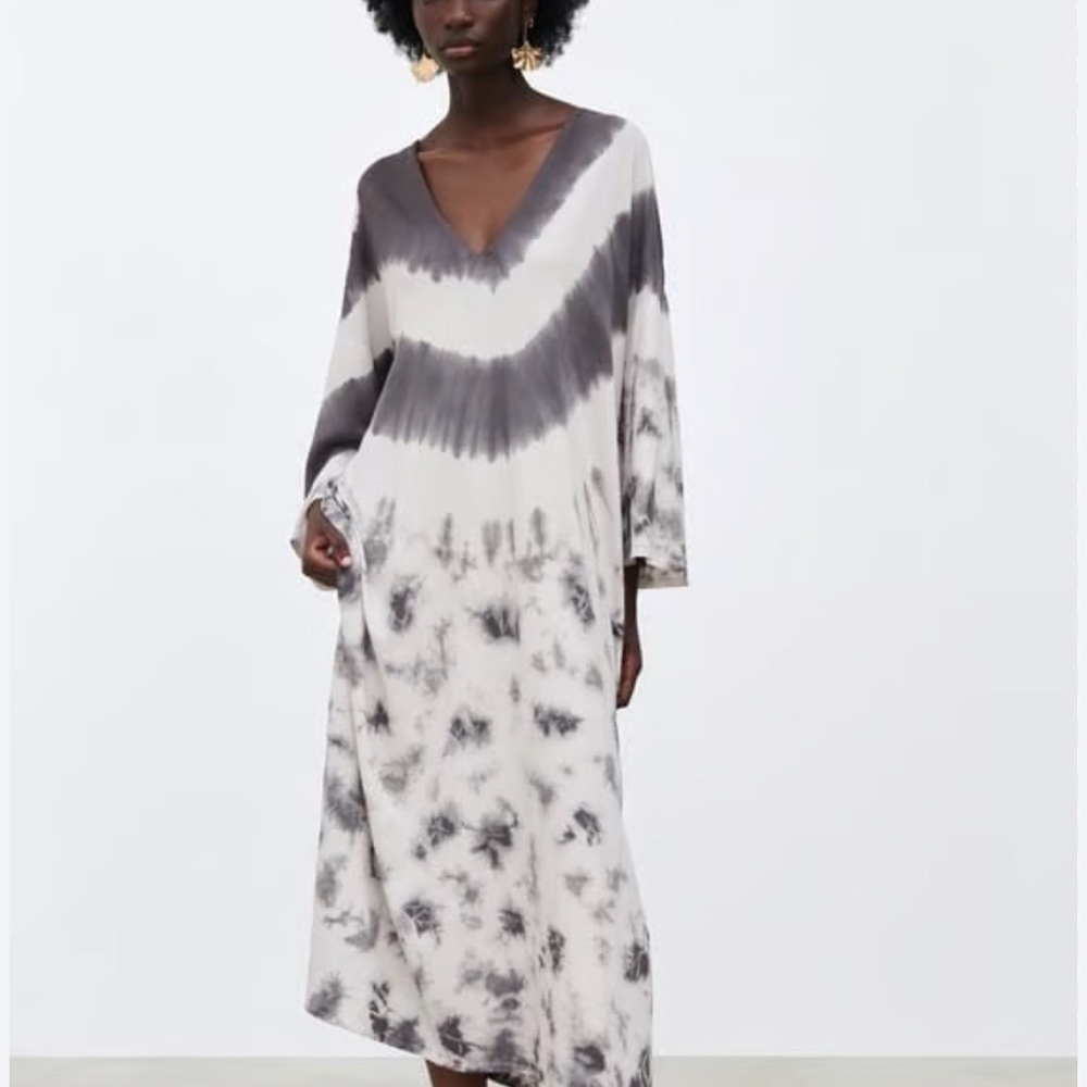 Zara Tie-Dye Midi Dress in White and Gray